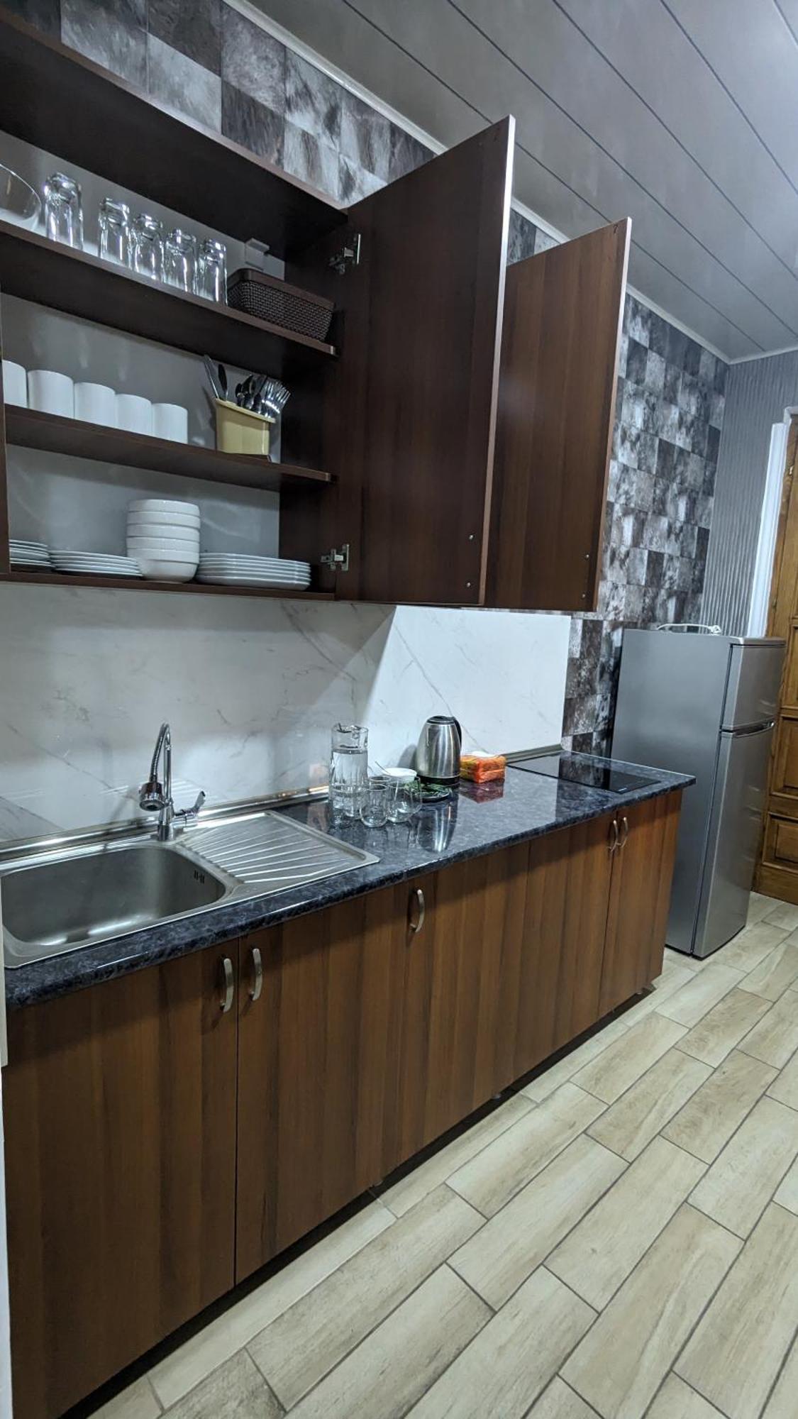 Dkd-Bridge Hotel Tbilisi ภายนอก รูปภาพ