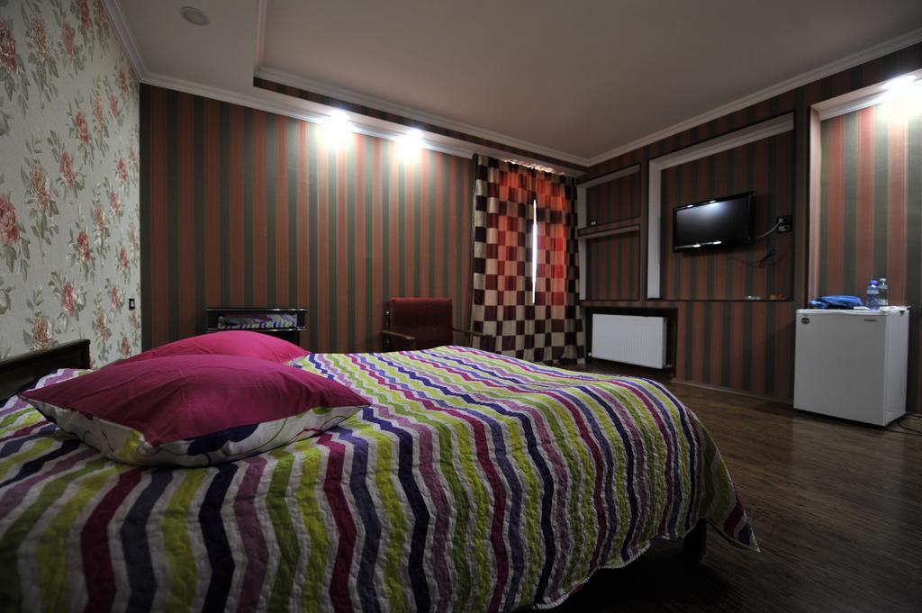Dkd-Bridge Hotel Tbilisi ภายนอก รูปภาพ