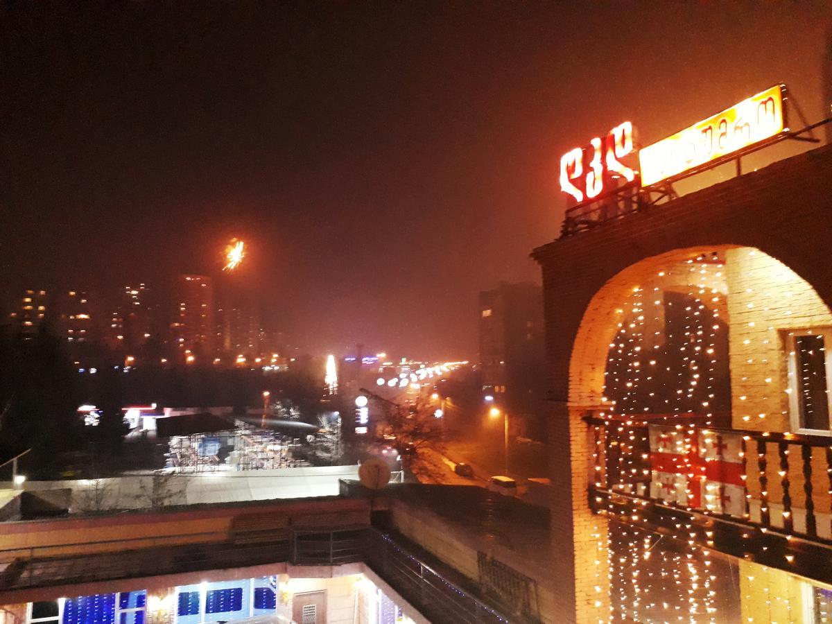 Dkd-Bridge Hotel Tbilisi ภายนอก รูปภาพ
